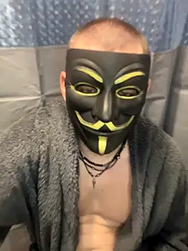 Snapshot of ApolloMask chatting on 5, 1, 2026 ApolloMask online show from 5, 1, 2026