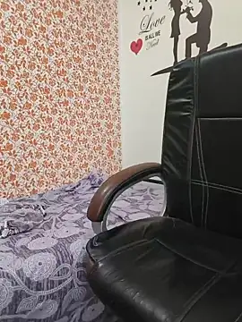 Hot Twinkle online show from 17, 6, 2026