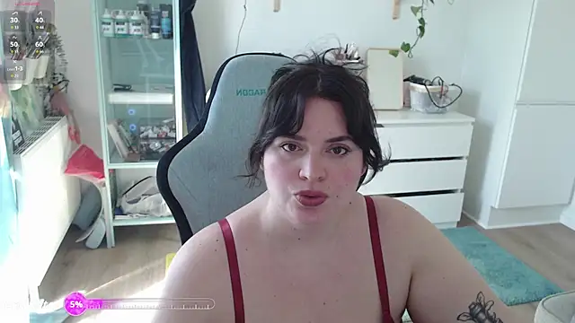 YourPrettyHazel online show from 20, 3, 2026