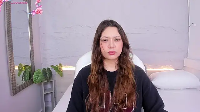 lanna 18  online show from 5, 5, 2026