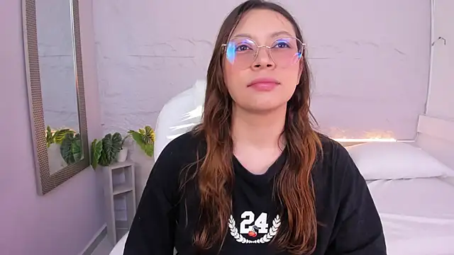 lanna 18  online show from 22, 5, 2026