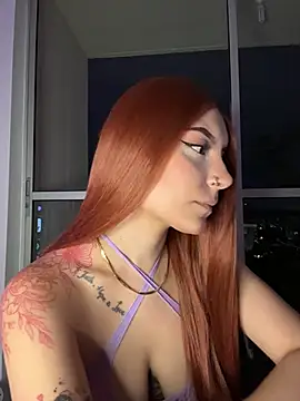 Snapshot of alesziarose_ chatting on 4, 3, 2026 alesziarose online show from 4, 3, 2026