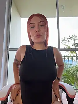 Snapshot of alesziarose_ chatting on 12, 4, 2026 alesziarose online show from 12, 4, 2026