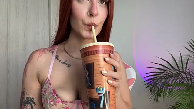 Snapshot of alesziarose_ chatting on 18, 5, 2026 alesziarose online show from 18, 5, 2026