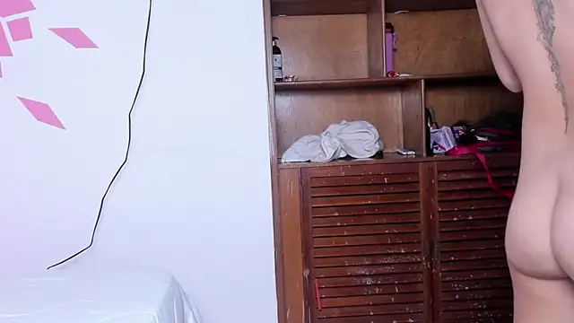 Snapshot of miiaa_m1 chatting on 12, 4, 2026 miiaa m1 online show from 12, 4, 2026