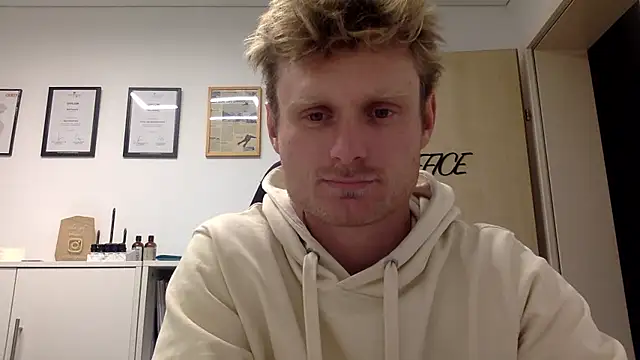 Snapshot of Fitlover1994 chatting on 5, 1, 2026 Fitlover1994 online show from 5, 1, 2026