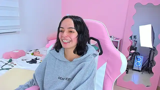 LittleAlexandra online show from 1, 2, 2026