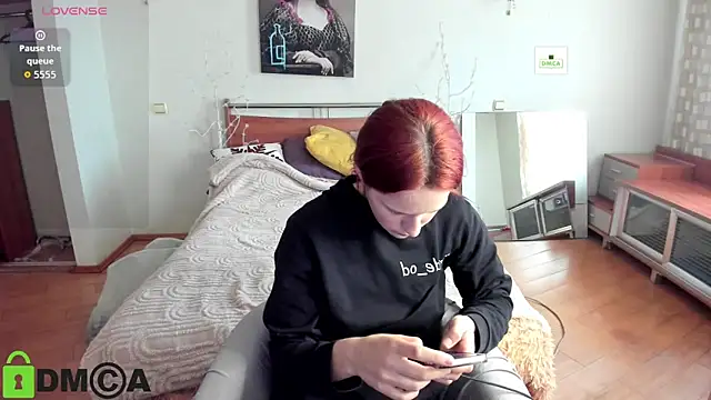 Snapshot of Lily_Viola chatting on 4, 4, 2026 Lily Viola online show from 4, 4, 2026