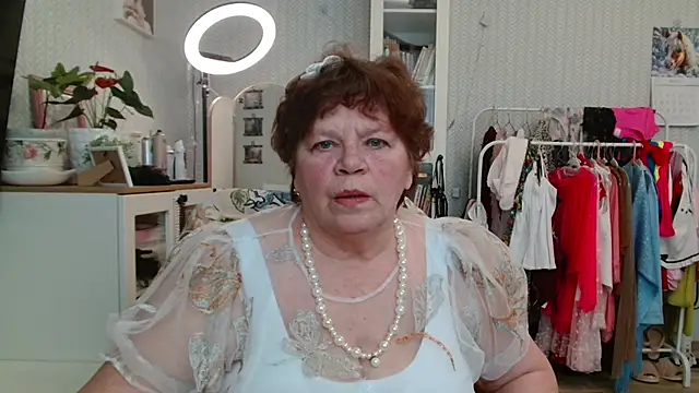 Kleo doll  online show from 19, 2, 2026