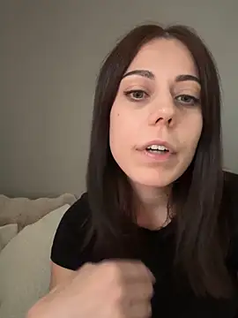 Snapshot of Luna_licous chatting on 4, 6, 2026 Luna licous online show from 4, 6, 2026