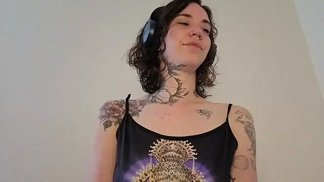 Dirty Pink online show from 3, 6, 2026