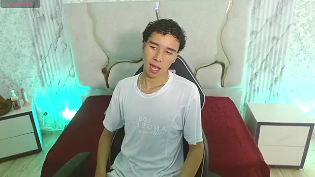 Snapshot of Zayn_tay chatting on 4, 2, 2026 Zayn tay online show from 4, 2, 2026