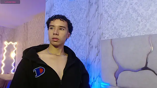 Snapshot of Zayn_tay chatting on 5, 2, 2026 Zayn tay online show from 5, 2, 2026