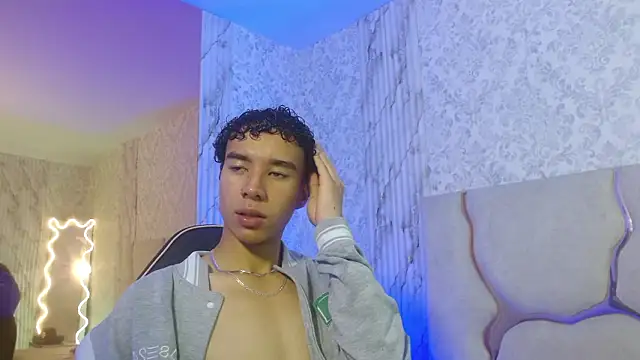 Snapshot of Zayn_tay chatting on 8, 2, 2026 Zayn tay online show from 8, 2, 2026