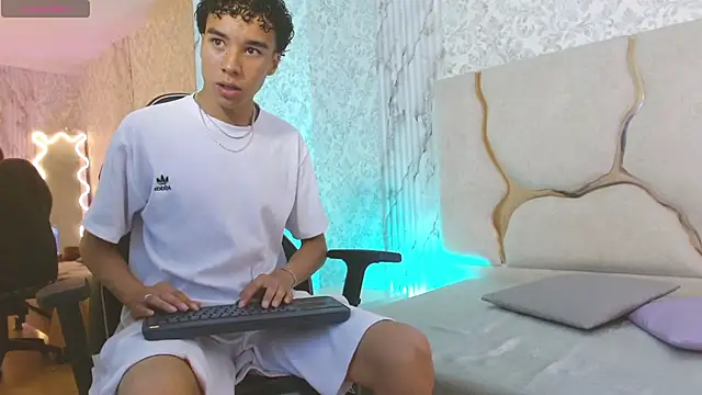 Snapshot of Zayn_tay chatting on 11, 2, 2026 Zayn tay online show from 11, 2, 2026