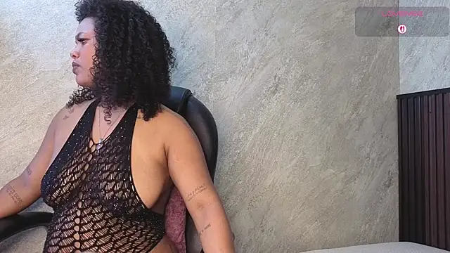 Snapshot of tanisha__lux chatting on 28, 4, 2026 tanisha lux online show from 28, 4, 2026
