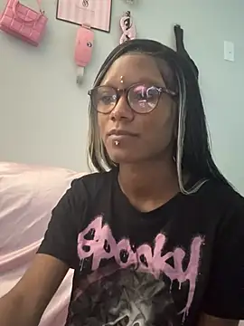 Snapshot of xouniq chatting on 8, 8, 2026 xouniq online show from 8, 8, 2026