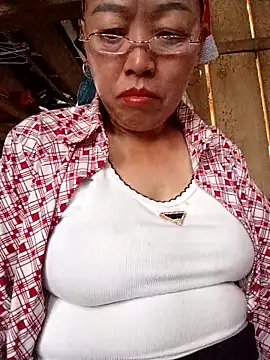 Snapshot of Agnes-baby chatting on 5, 4, 2026 Agnes-baby online show from 5, 4, 2026