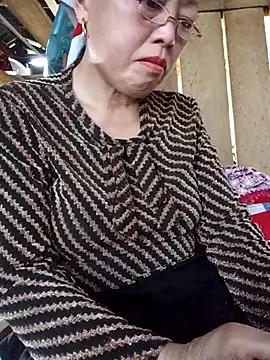 Snapshot of Agnes-baby chatting on 6, 4, 2026 Agnes-baby online show from 6, 4, 2026