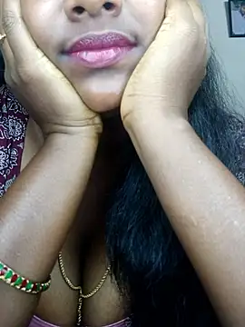 Milky Julia online show from 19, 3, 2026