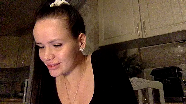 Yaroliss online show from 13, 2, 2026