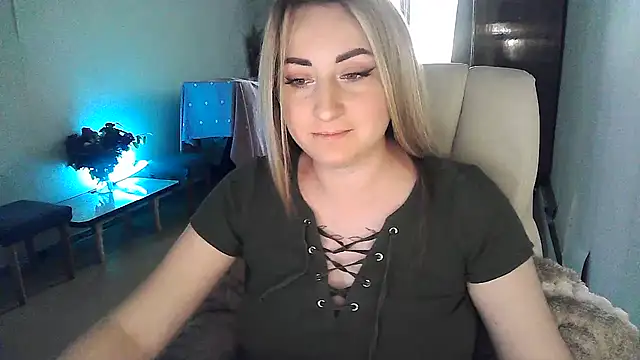 FoxyAnn12 online show from 5, 5, 2026
