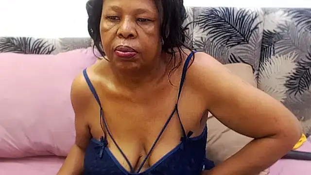 Snapshot of SEXY_MATURExx chatting on 5, 4, 2026 SEXY MATURExx online show from 5, 4, 2026