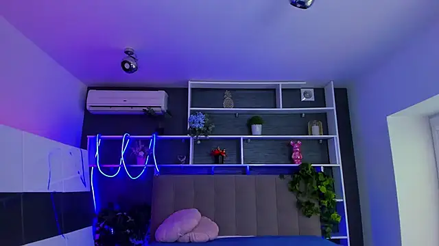 StephieRousee online show from 6, 3, 2026