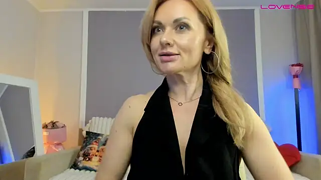 Monika-peach online show from 21, 3, 2026