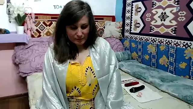 Adelinemilf online show from 14, 4, 2026