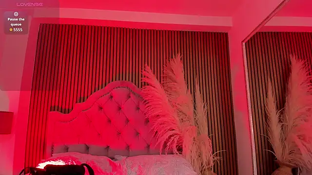 Violett hott  online show from 7, 2, 2026