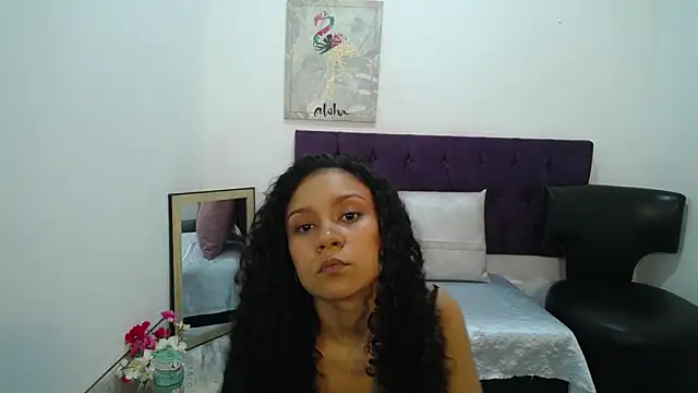 Snapshot of Little18Doll chatting on 8, 3, 2026 Little18Doll online show from 8, 3, 2026