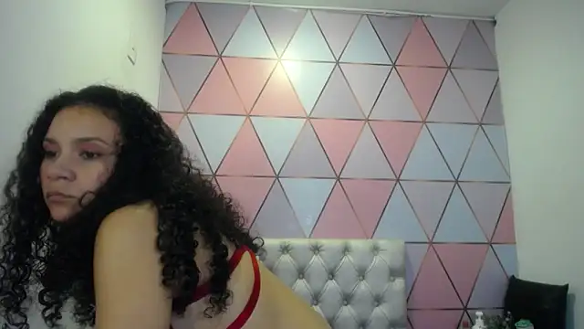 Snapshot of Little18Doll chatting on 27, 3, 2026 Little18Doll online show from 27, 3, 2026