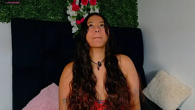 Snapshot of AnnaSmiles chatting on 5, 5, 2026 AnnaSmiles online show from 5, 5, 2026
