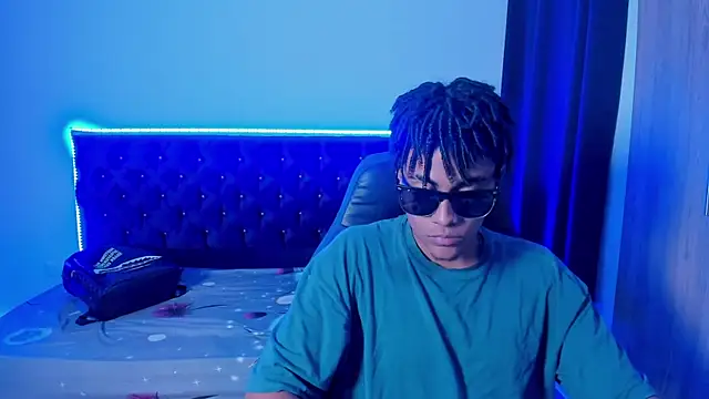 Snapshot of kurly_scott chatting on 6, 1, 2026 kurly scott online show from 6, 1, 2026