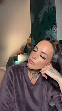 Snapshot of venustattoue chatting on 15, 5, 2026 venustattoue online show from 15, 5, 2026