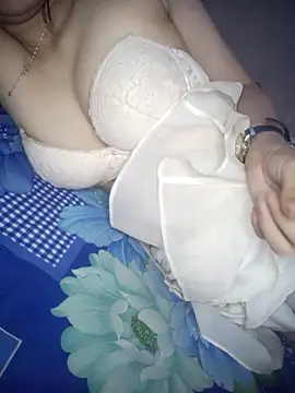 Snapshot of -Nicole-e chatting on 3, 2, 2026 -Nicole-e online show from 3, 2, 2026