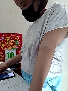 Lyna sexy24 online show from 17, 3, 2026