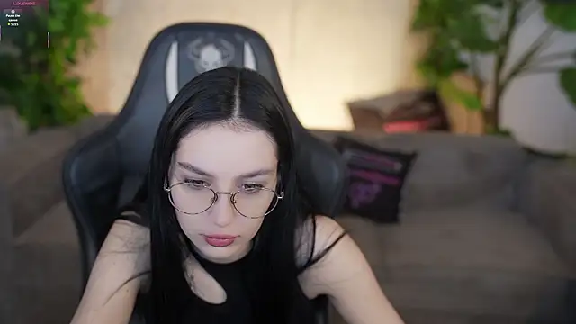 Mila Rose054 online show from 28, 2, 2026