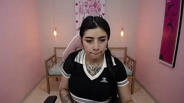 Snapshot of Adri_gomez_x chatting on 27, 2, 2026 Adri gomez x online show from 27, 2, 2026