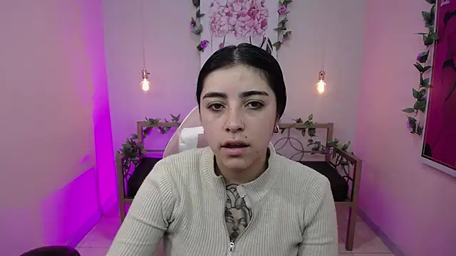 Snapshot of Adri_gomez_x chatting on 30, 6, 2026 Adri gomez x online show from 30, 6, 2026