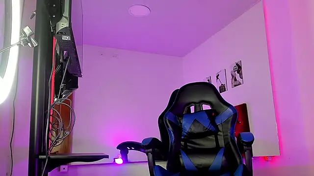 Snapshot of Liamsubtle01 chatting on 15, 3, 2026 Liamsubtle01 online show from 15, 3, 2026