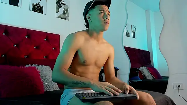 Liamsubtle01 online show from 15, 5, 2026