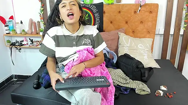 Snapshot of MeowMota_ chatting on 2, 7, 2026 MeowMota online show from 2, 7, 2026