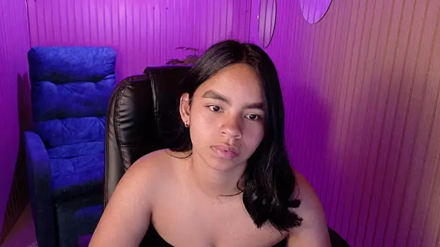 SofiaMante  online show from 22, 4, 2026