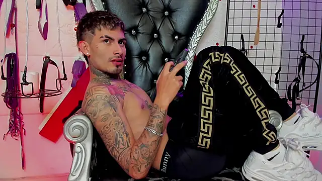 Snapshot of Valentino-777 chatting on 6, 1, 2026 Valentino-777 online show from 6, 1, 2026