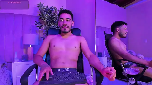 Snapshot of aries_unbound chatting on 12, 1, 2026 aries unbound online show from 12, 1, 2026