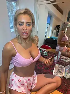 Snapshot of AliceDx chatting on 2, 2, 2026 AliceDx online show from 2, 2, 2026