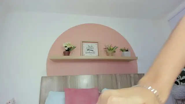 charlote smit  online show from 12, 1, 2026