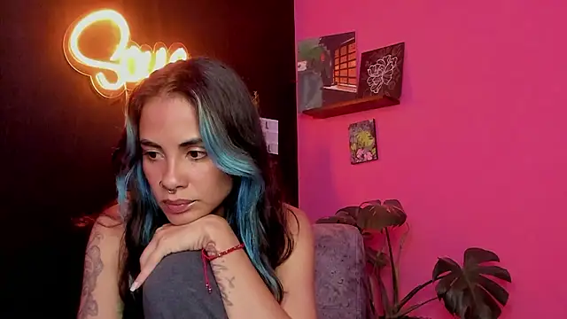 Snapshot of azula_lillet chatting on 1, 2, 2026 azula lillet online show from 1, 2, 2026